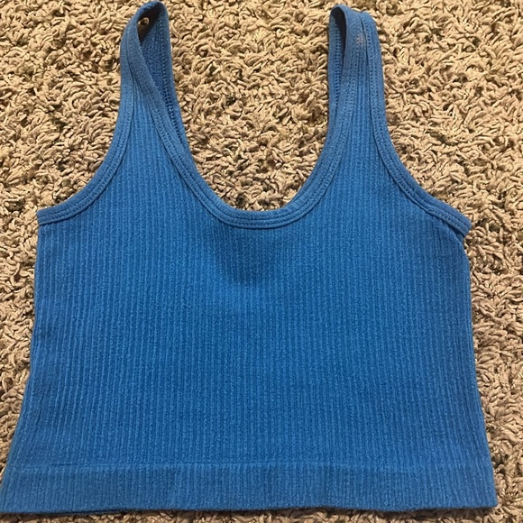 urban tank top - Picture 3 of 3